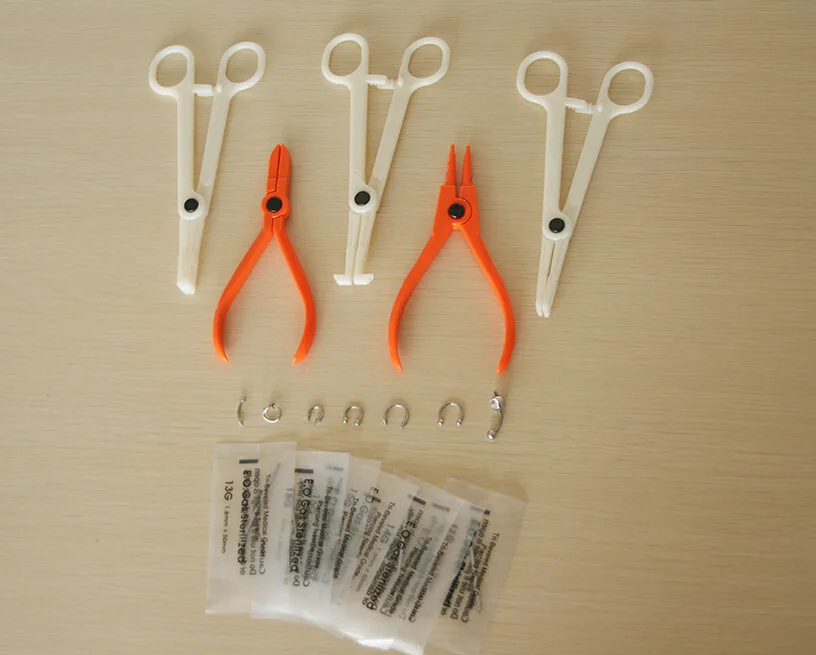 

1pcs Disposable Body Piercing Kit Tools Pliers Forceps Needles Accessories Set with Eyebrow Labret Lip Nipple Nose Studs Rings