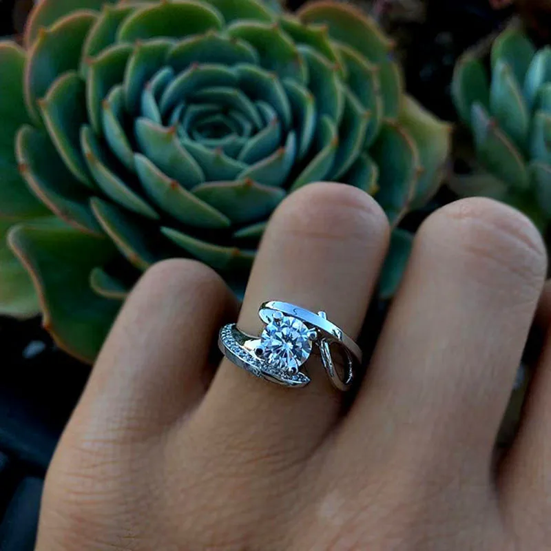 

Crystal Female Small Round Engagement Ring Cute Luxury Silver Color Love Wedding Jewelry Promise Zircon Stone Rings For Women