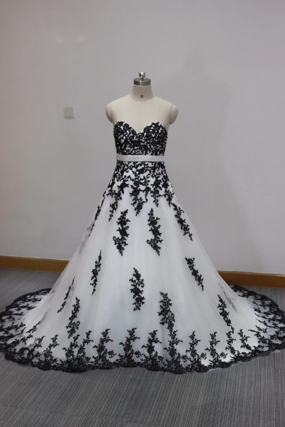 sweetheart chapel train white and black lace wedding dress