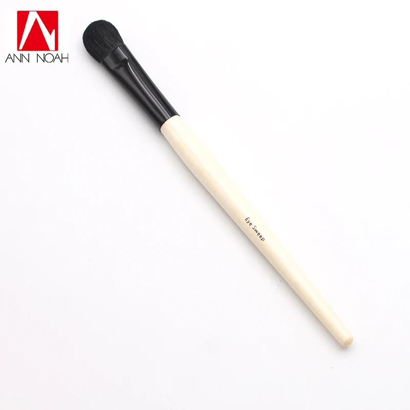 Professional Long Wood Handle Soft Hair Round Paddle Shape Large Eye Sweep Brush