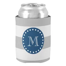 Пользовательские монограмма серый белые полосы шаблон, Темно-синие Дизайн может охладитель Свадебные Домашний Декор пользу пиво может держатель для напитков изолятор