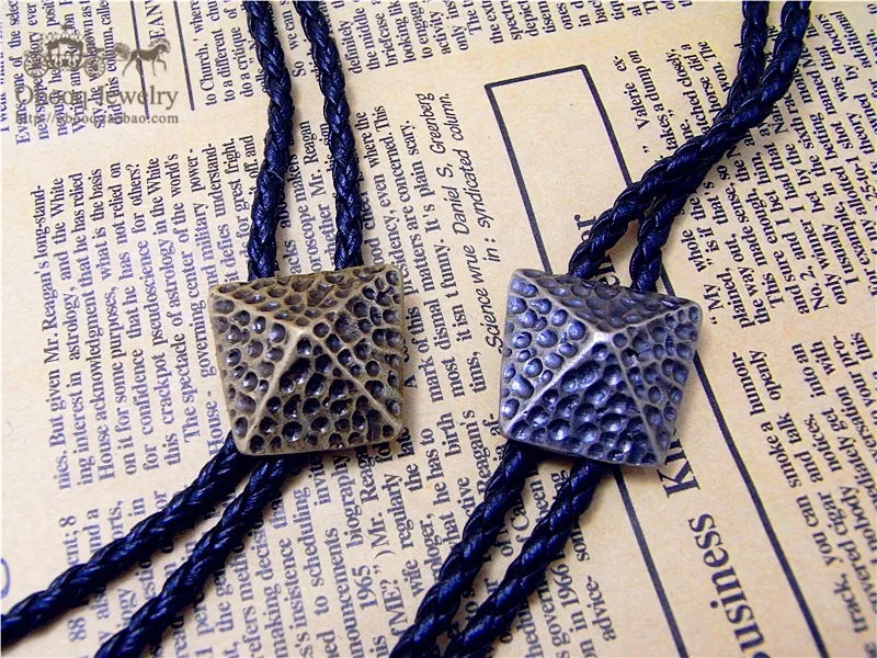 

Fashion Men Pyramid Dot Shirt Bolo Tie For Mens Bow Ties Western Cowboy Necktie