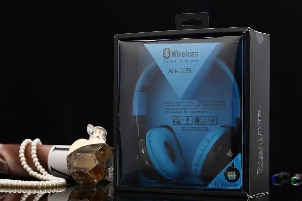 Sunorm AB005 wireless stereo Bluetooth headset with a microphone TF card FM FM rhythm LED headphones give children the best gift