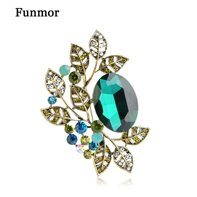 

Decent Senior Chief Designer Grade Crystal Brooch Korean Ramillete Female Models Vintage Alloy Popular Pin Foulard Boucle