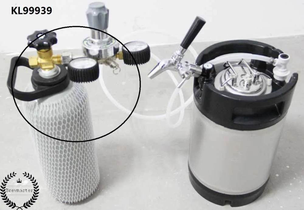

9.5L keg with related equipment