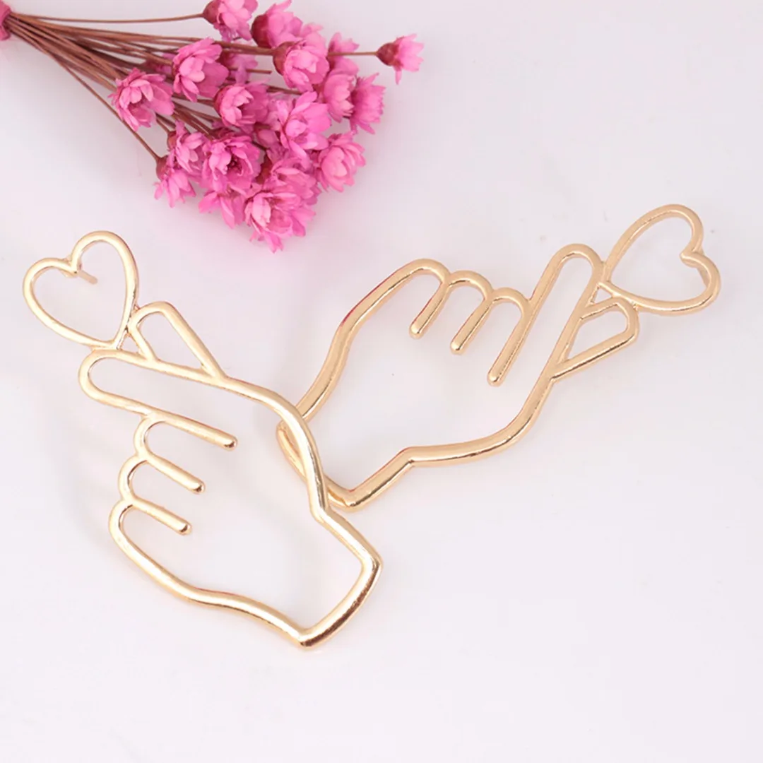 Simple Fashion Gold Color Hollow Hand Stud Earrings for Women Bohemia Ear Cuff Piercing Heart Gesture Earring Gift Shellhard