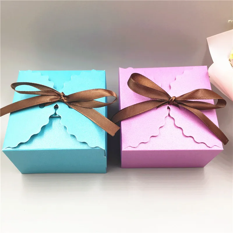 Идеи коробки для подарка. Подарочная коробка 30х35х20. Украшение коробки для подарка. Подарочная коробка 20х20. Необычные подарочные коробки.