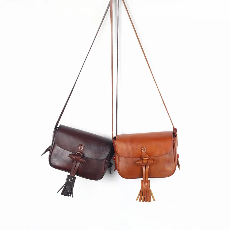 Женская сумка AETOO, новинка, кожаные сумки с кисточками, Ретро стиль, ручная работа, цвет растительного дубления, кожаная Диагональная Сумка на плечо