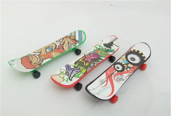 Skateboard mini figure pvc toys - 1