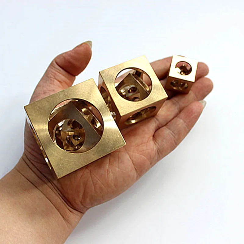 

1PC Polishing Brass Cube Square Ball Shape Decoration Desktop Decoration Pendant Accessories Creative Gift EDC Tools