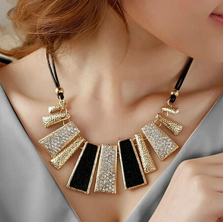 

Women Fashion Jewelry Pendant Chain Crystal Choker Chunky Statement Bib Necklace