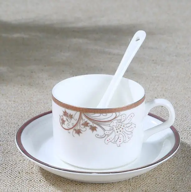 150 мл китайская керамическая кофейная чашка, набор посуды с ложкой, креативная простая домашняя британская стильная послеобеденная чайная чашка, блюдце - Цвет: 02 Set