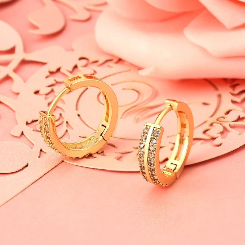 Модная маленькая серьга-кольцо для женщин золото серебро принцесса кристалл кубический цирконий Свадебные Huggie ювелирные изделия цена