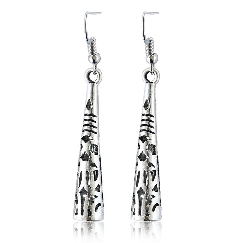 

European and American fashion folk style retro silver hollow ear jewelry exquisite carved totem female hypoallergenic earrings e