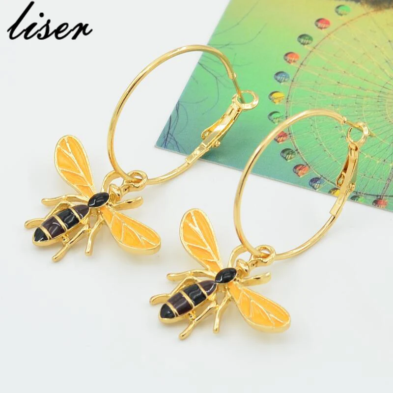 

1Pair European Stereoscopic Trend Cute Bee Hoop Earrings With Pendant Gold Silver Color Lovely Fashion Earrings Jewelry