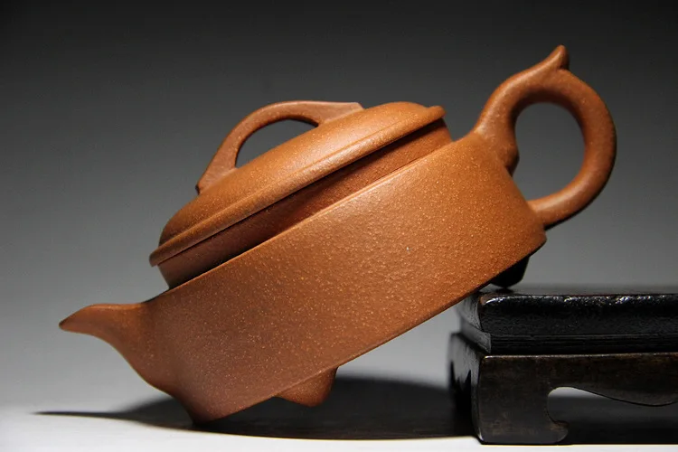 Исинский чайник Цзы-Ша все ручной работы руды слэша грязи три ноги Han чайник специальный аутентичный процесс чая