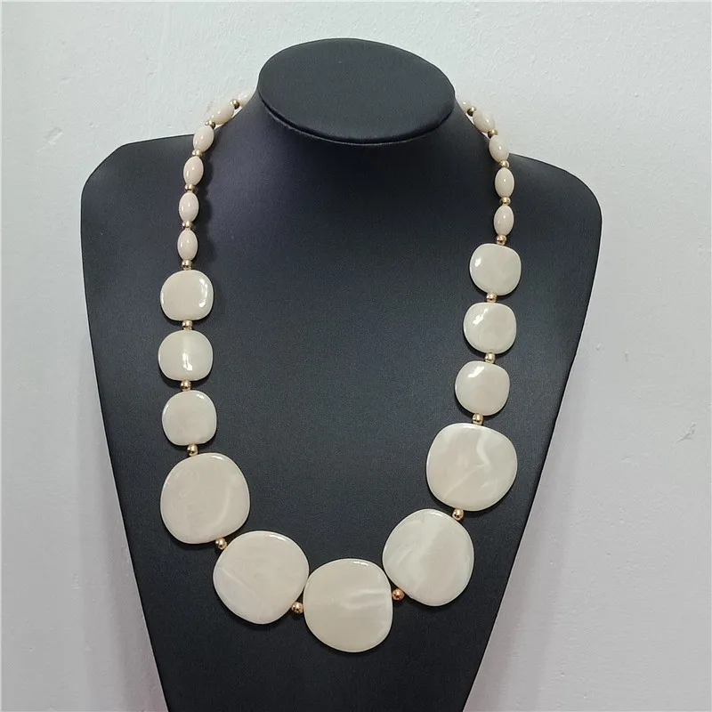 Трендовое весеннее акриловое геометрическое ожерелье с подвеской, длинное ожерелье с бусинами для женщин, дизайн, цветное ожерелье-воротник - Окраска металла: white