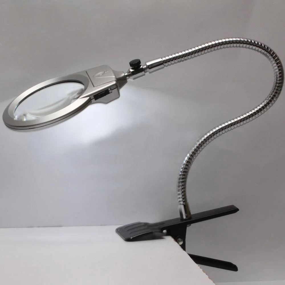 En Ligne 2.5x 5x nouvelle loupe éclairée Clip on Table Top bureau lampe à LED lecture grande lentille loupe avec pince