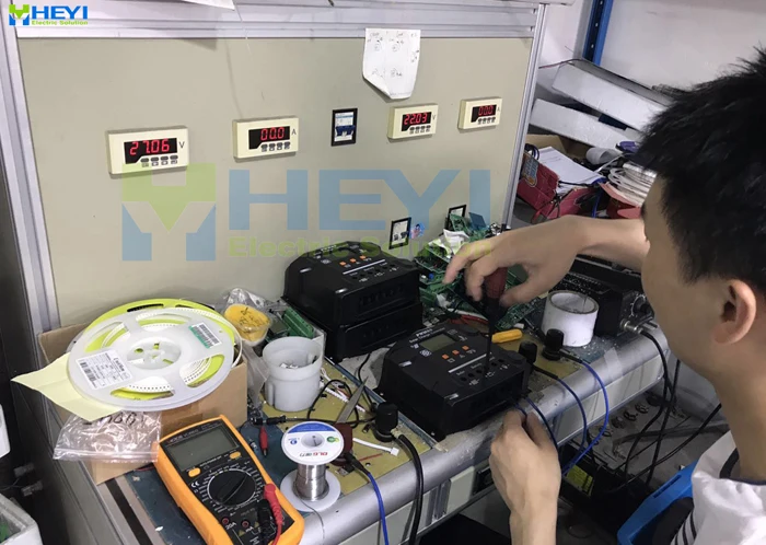 Universal solar controller with External temperature sensor 12V - 24V charge and discharge