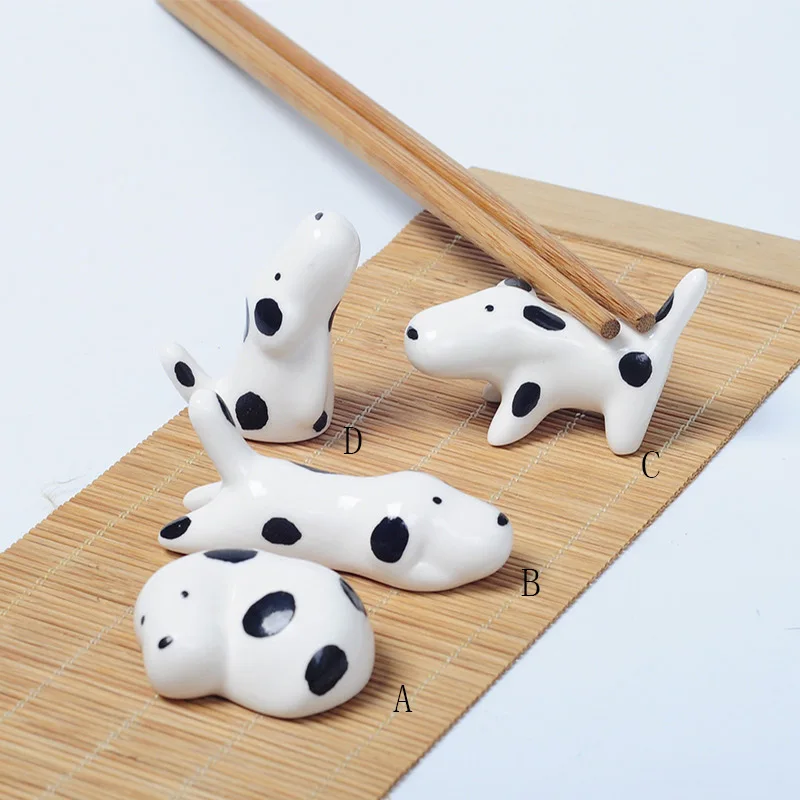 

300PCS Japanese Kitten Fish Dish Puppy Bone Chopsticks Stand Ceramic Pendulum Chopstick Rack Craft