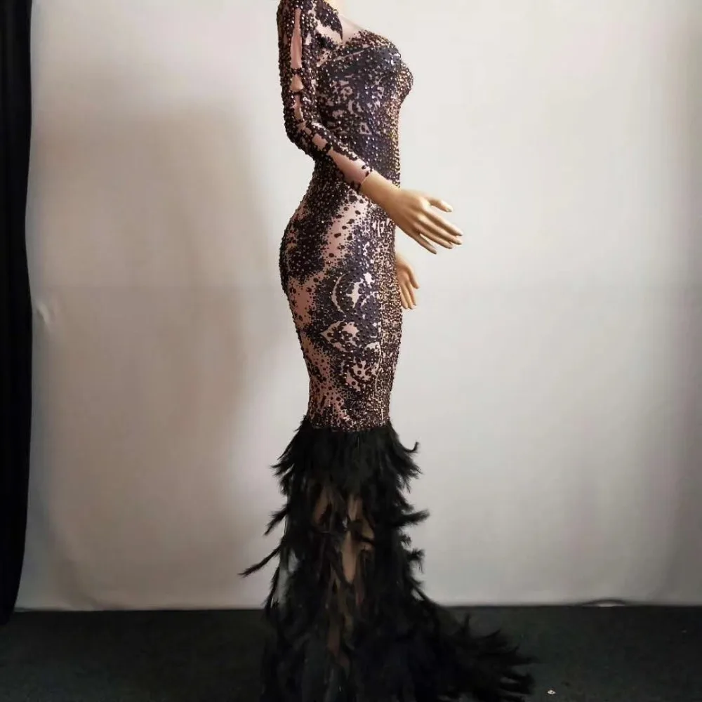 Ceny Wysokiej jakości wysokiej elastycznej z długim rękawem frezowanie pióro sukienka trąbka suknia wieczorowa kostiumy