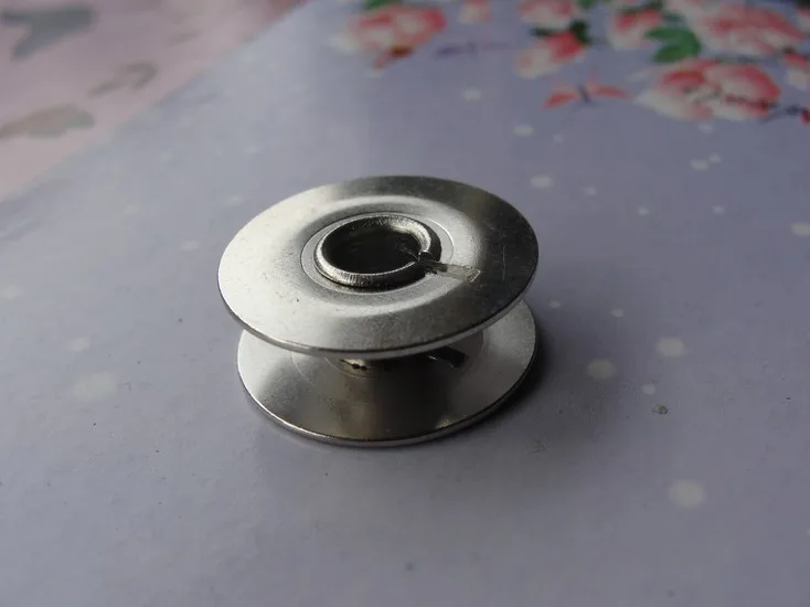 100PCS Sewing Machine Parts Bobbins for PFAFF 9033NSin Sewing Machines