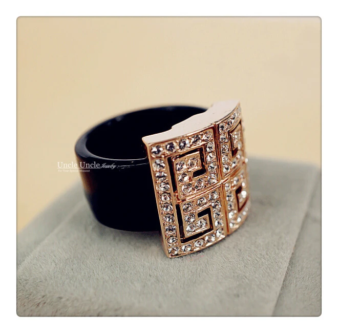 Фирменный дизайн розовое золото цвет Ретро Рим проложили G Дизайн Стразы квадратный акриловое кольцо на палец для леди подарки