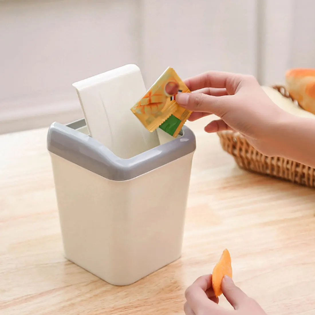 

Mini Waste Bin Desktop Garbage Basket Table Trash Can Home Office Sundries Organizer Homeware Dustbin Container for Kitchen