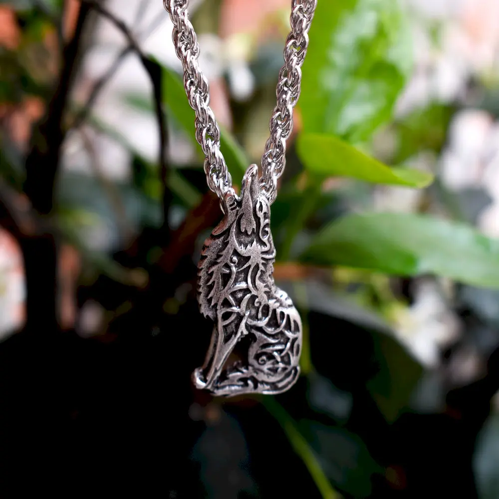 

1pcs Norse Celtics Wolf necklace men necklace Knotwork pendant with metal chain 50cm