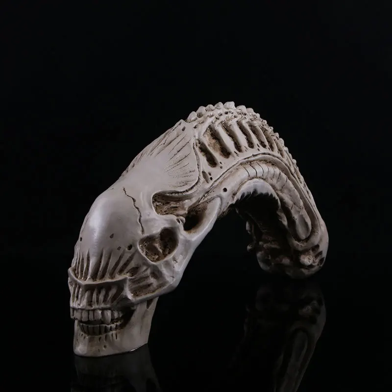 

AVP Predator VS Alien 12*45cm Big Statue Resin Skull Skeleton Figure Simulation Model Animal Sculpture For Decoration
