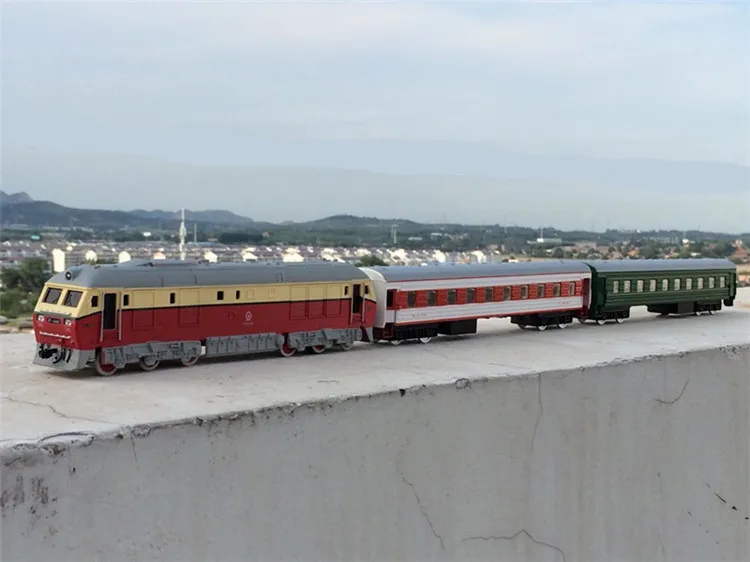 Высокий имитационный поезд масштаб 1:87 сплав тяговый Dongfeng двойной каретка