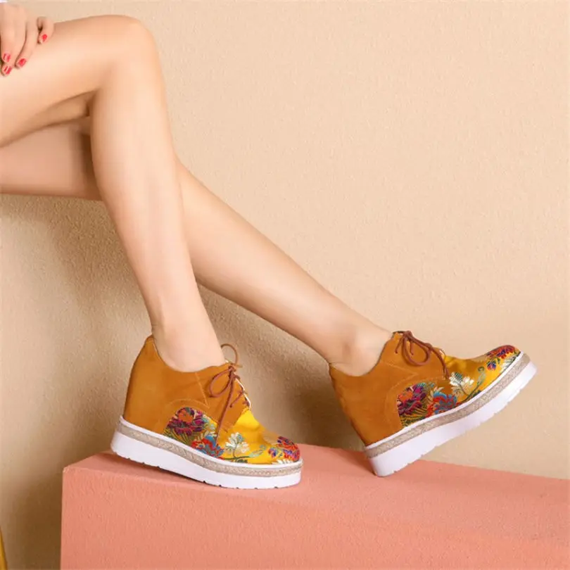 

NAYIDUYUN Fashion Sneakers Women Lace Up Cow Leather Wedges Platform Evening Pumps Embroider High Heel Party Oxfords Shoes