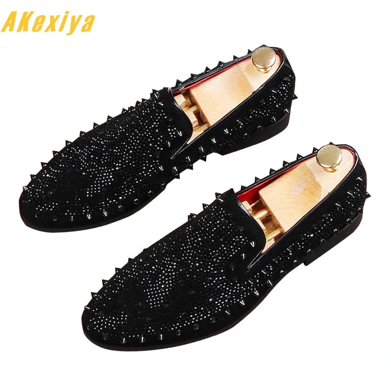 

New Designer Men fashion Rhinestone rivet black flats Shoes Loafer 2018 Male Party wedding shoes Sapato Social Masculino