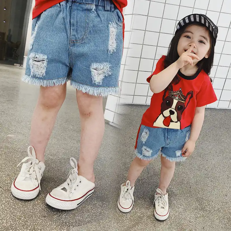 girl ripped jeans style