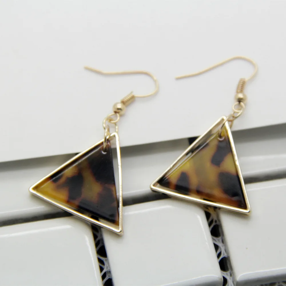 

Doreen Box Alloy Hook Drop Earrings Leopard Pink Blue White Triangle Pendants Fashion Jewelry Earrings For Women,1 Pair