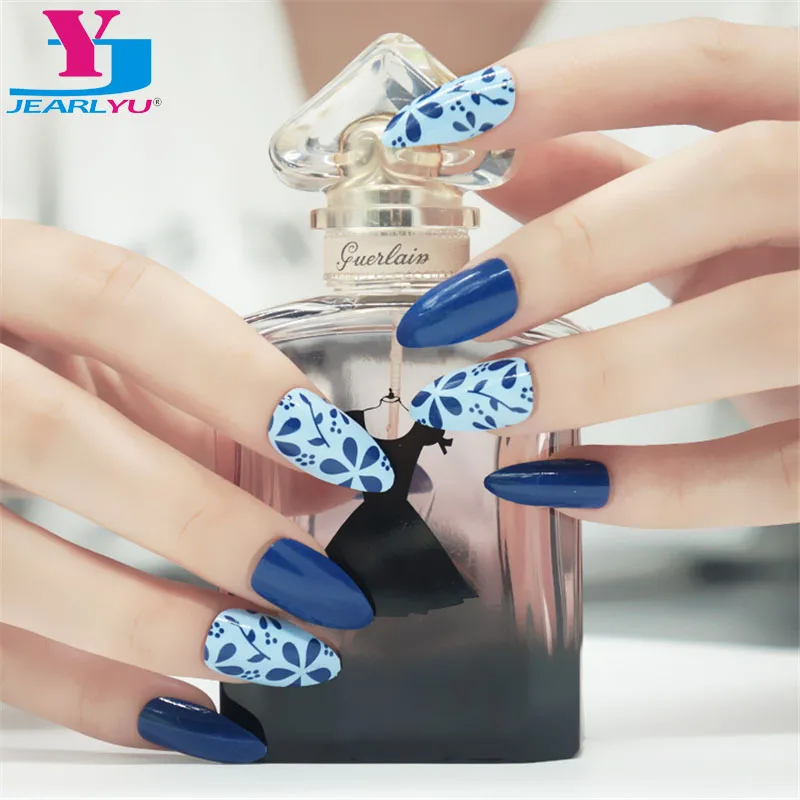

Art Hot Sale Full Cover False Nails with Rivets Designs 24 pcs/set Artificial Taro Fake Nails Press on Nails Short Natural Tips