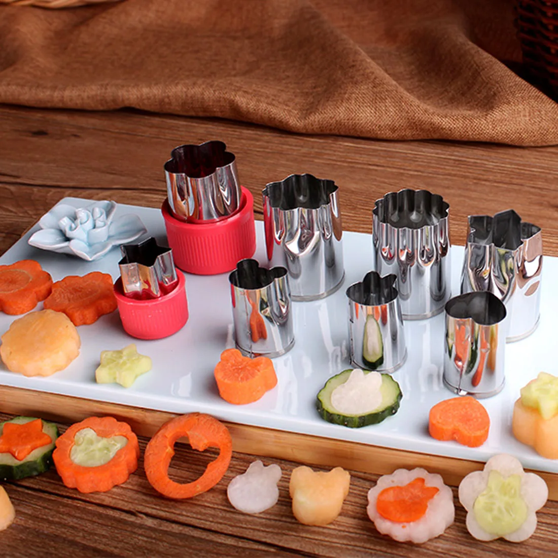 

Fashion Sale 8pcs/Set Stainless Steel Puzzle Fruit Vegetable Cutter Kitchen Tools Flower Shape Fondant Pastry Mould