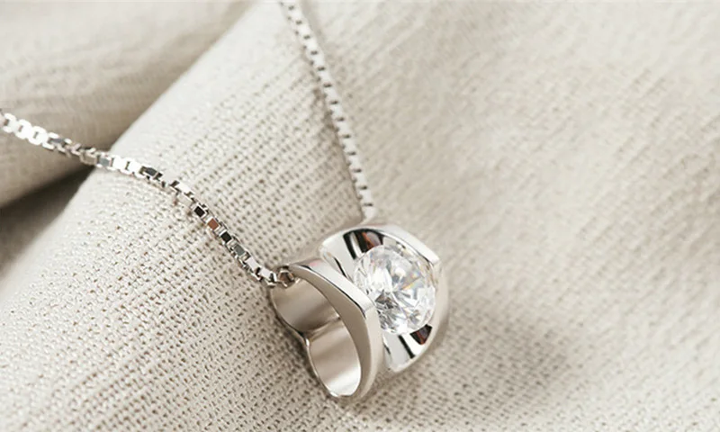 Korean Fashion Hollow Heart-Shaped Necklace With Shining Zircon Silver Color Pendant Necklace For Girl Women Wedding Jewelry N19 (1