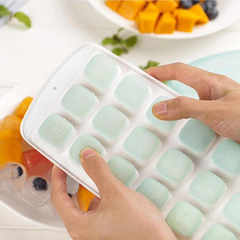 

Honeycomb Ice Cube Tray Flexible Silicone Ice Trays With Spill-Resistant Lids Easy Release 21 Ice Cube BPA Free Stackable
