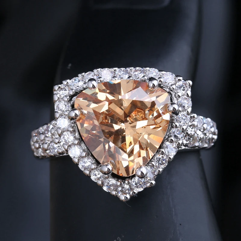 Невероятный прямоугольник Шампанское Morganite Кубического Циркония Камни