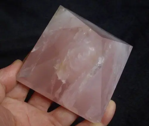 

ddh001329 NATURAL ROSE QUARTZ CRYSTAL PYRAMID HEALING