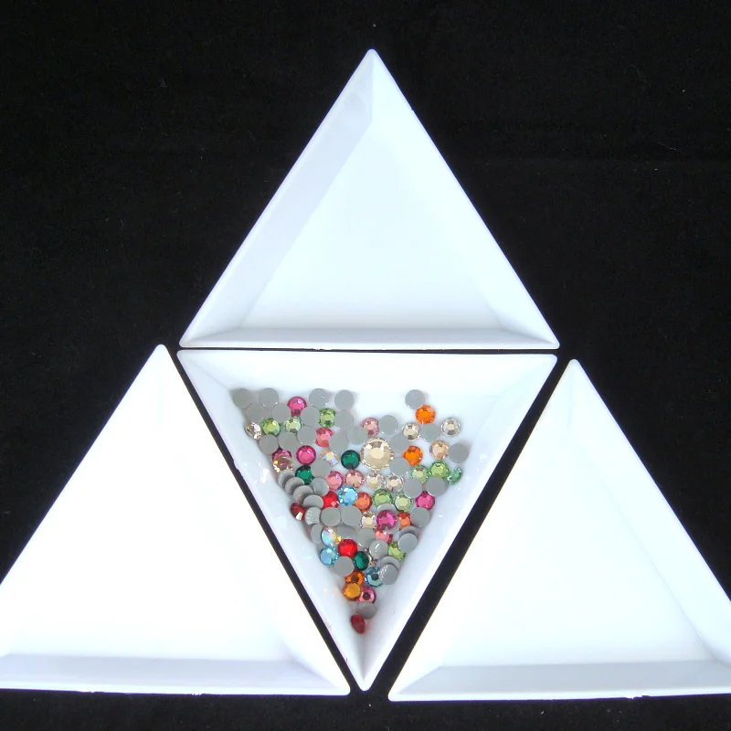 

10pcs/lo White DIY Tool Rhinestone Diamond Box Flower Round / Triangular Plastic Tray / Plate For Nail Art DIY Decoration Y2722