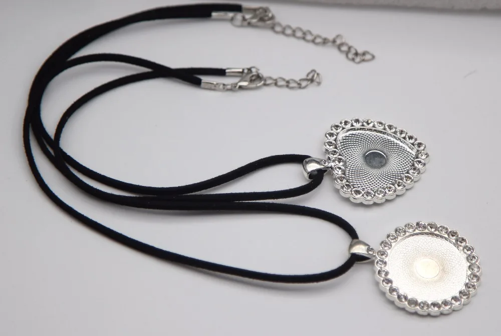 

10kits 25mm Round Heart Necklaces Pendant Setting Rhinestone Beads Silver Plated Include Glass+Pendant+Black Suede Cord Necklace