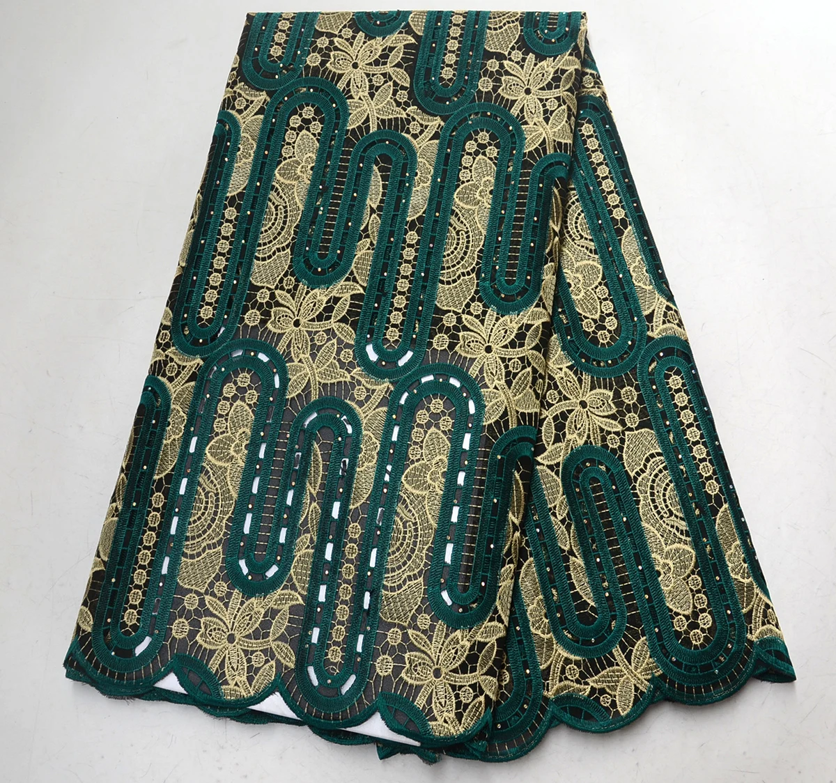 

African Lace Fabric 2019 High Qality Lace Embroidery Cord Lace Fabric Nigerian guipure lace fabric for women 5yards