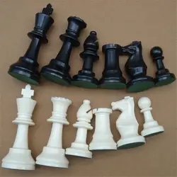 Черные и белые 64/77 мм 32 средневековые шахматы штук/Пластиковые полные шахматы международные слова шахматы игра развлечения