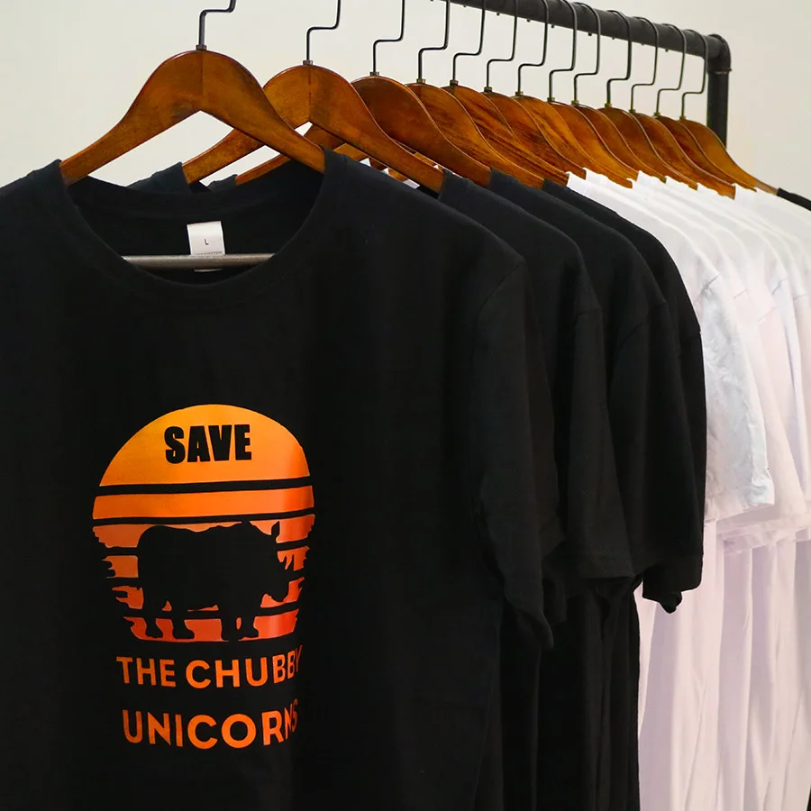 Proteger rinoceronte Camiseta salvar Chubby unicornios los hombres camisetas amor ecosistema algodón de alta calidad Camiseta negro blanco Tops