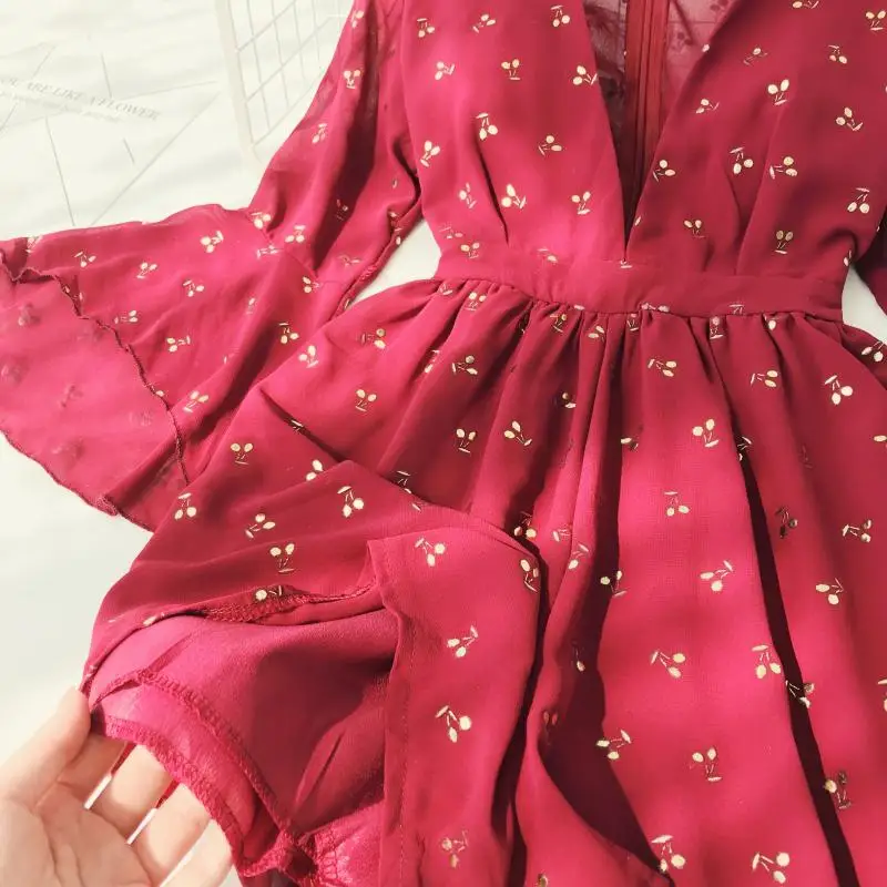 IUURANUS Vintage Bohemia Playsuits Women Printed Deep V-neck High Waist Slim Holiday Beach Wide-legged Shorts Pants Jumpsuits IUURANUS Vintage Bohemia Playsuits Women Printed Deep V-neck High Waist Slim Holiday Beach Wide-legged Shorts Pants Jumpsuits