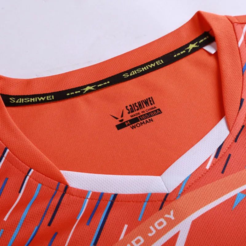 Новая летняя одежда для бадминтона, впитывающая влагу, быстросохнущая теннисная женская спортивная рубашка с короткими рукавами