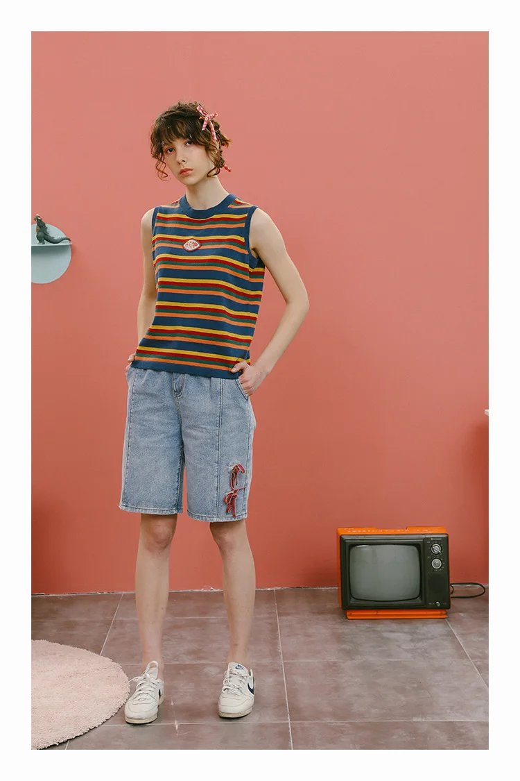 

High-quality Japanese High School Uniform Sweater Girl Cute Cosplay Sleeveless Stripe Sweater Vest Oneck Knitting Clothes Summer
