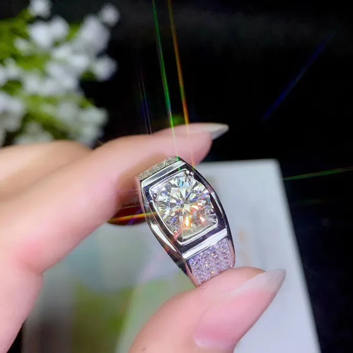 Мужские кольца Moissanite, сейчас самые популярные драгоценные камни, имеют высокую твердость, сравнимую с бриллиантами. 925 серебро